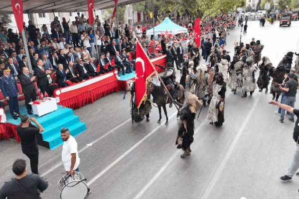 Balıkesir’in kurtuluşu büyük bir coşkuyla kutlandı