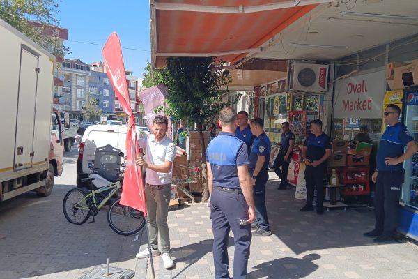 Gönen’de kaldırım işgallerine son veriliyor