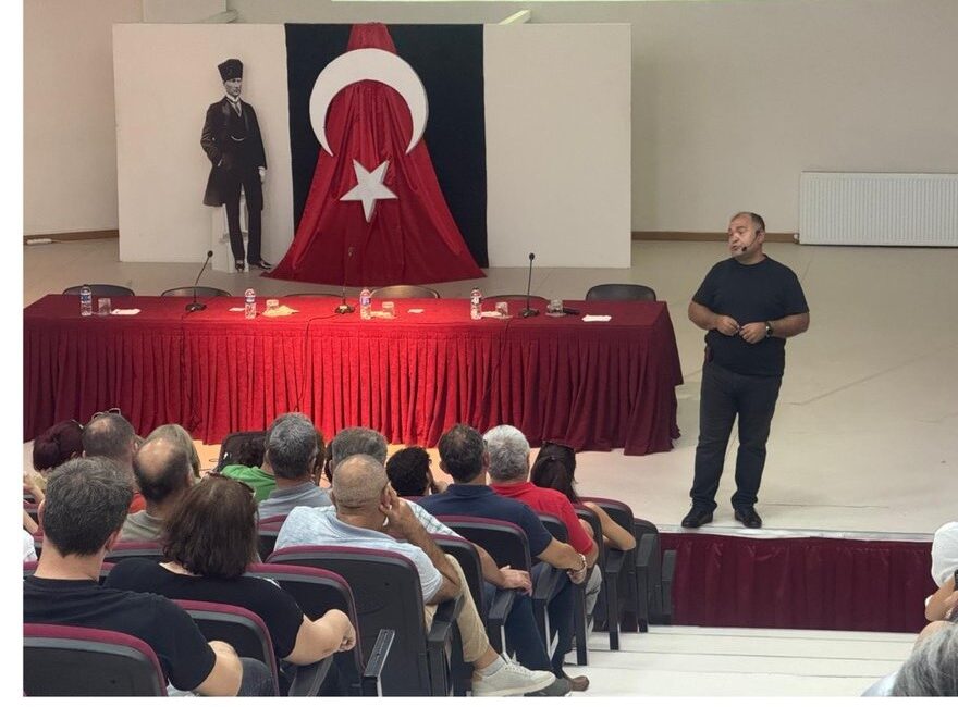 Bandırma’da İlkokul Türkçe Öğretimi konulu eğitim verildi Yeni eğitim ve öğretim yılının başlamasıyla İlçe Milli Eğitim Müdürlüğünde