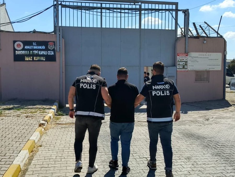 Bandırma’da uyuşturucu suçundan aranan şahıs yakalandı
