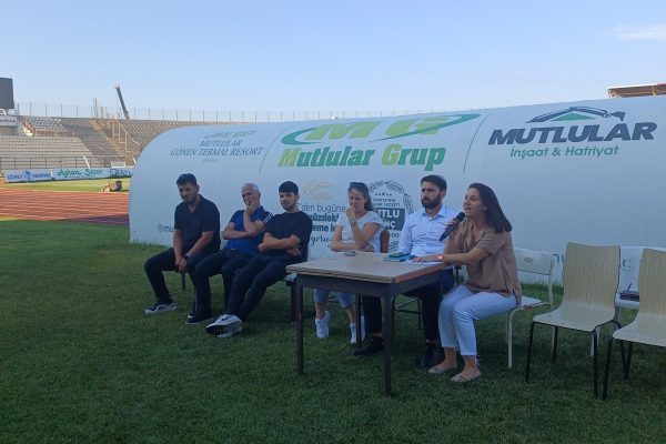 Bandırma’da Yetenekli Sporcuların Velilerine Seminer