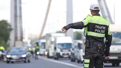 Milyonlarca sürücü, her gün trafikte bazı alışkanlıklarını tekrar ediyor. Ancak
