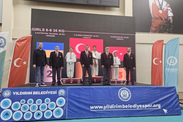 Bandırma Akademi Sporcularından Bursa’da Uluslararası Zafer
