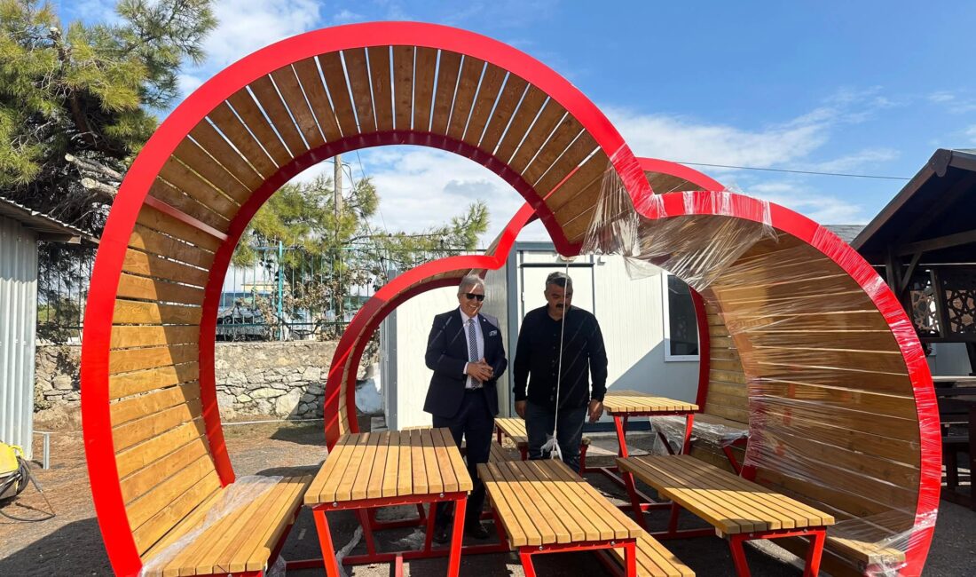 Bandırma Belediye Başkanı Dursun Mirza, bugün öğle saatlerinde Park ve