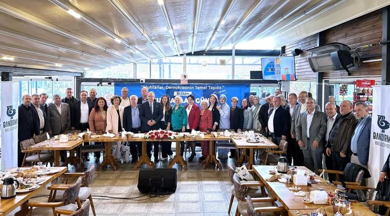 Bandırma Belediye Başkanı Dursun Mirza, 19 Ekim Muhtarlar Günü dolayısıyla