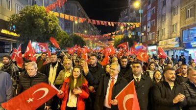 Cumhuriyet’in 102. yılı Bandırma’da büyük bir coşku ve katılımla kutlandı.