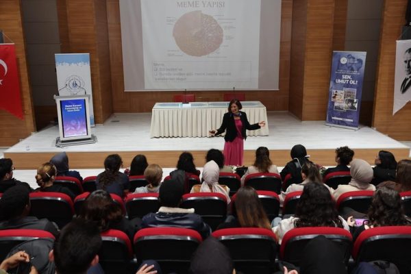 BANÜ’de Meme Kanseri Farkındalığı Konferansı Düzenlendi