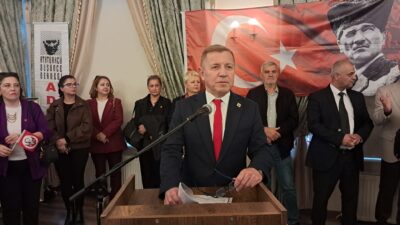 Atatürkçü Düşünce Derneği Bandırma Şubesi Cumhuriyetin 102. yaşını bir kokteyl