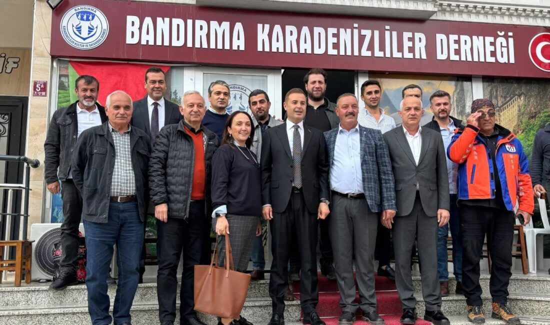 Balıkesir Büyükşehir Belediye Başkanı Ahmet Akın, Bandırma Karadenizliler Derneği’ne ziyarette