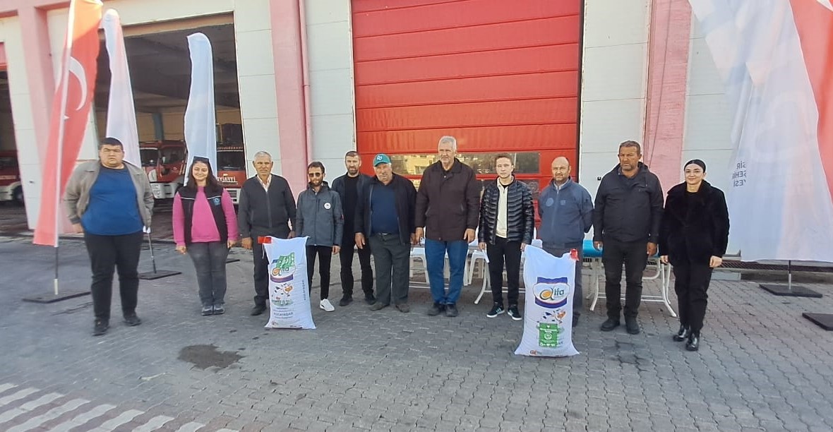 Büyükşehir Belediyesi üreticilerin yanında
