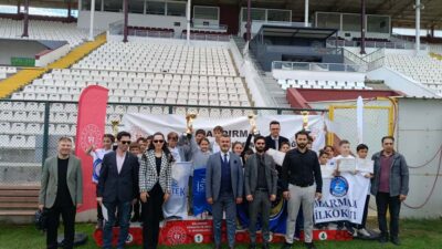   29 Ekim Cumhuriyet Bayramı kutlamaları kapsamında Bandırma Gençlik ve