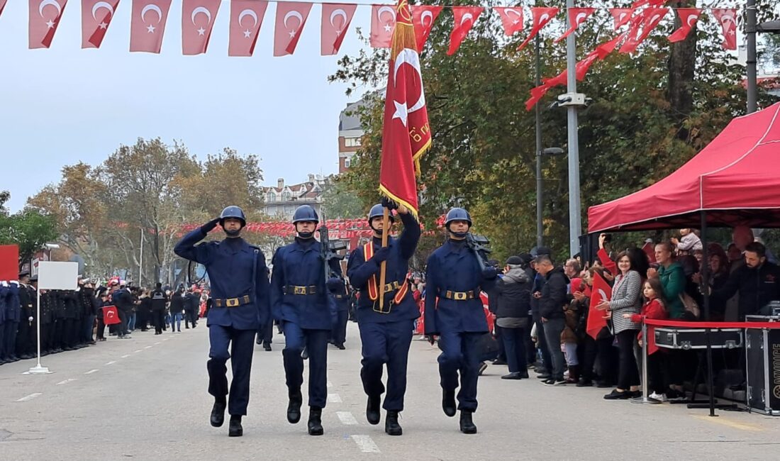 Cumhuriyet Bayramı coşkuyla kutlanıyor 29 Ekim Cumhuriyet Bayramı kutlamaları Bandırma’da devam ediyor. 28 Ekim