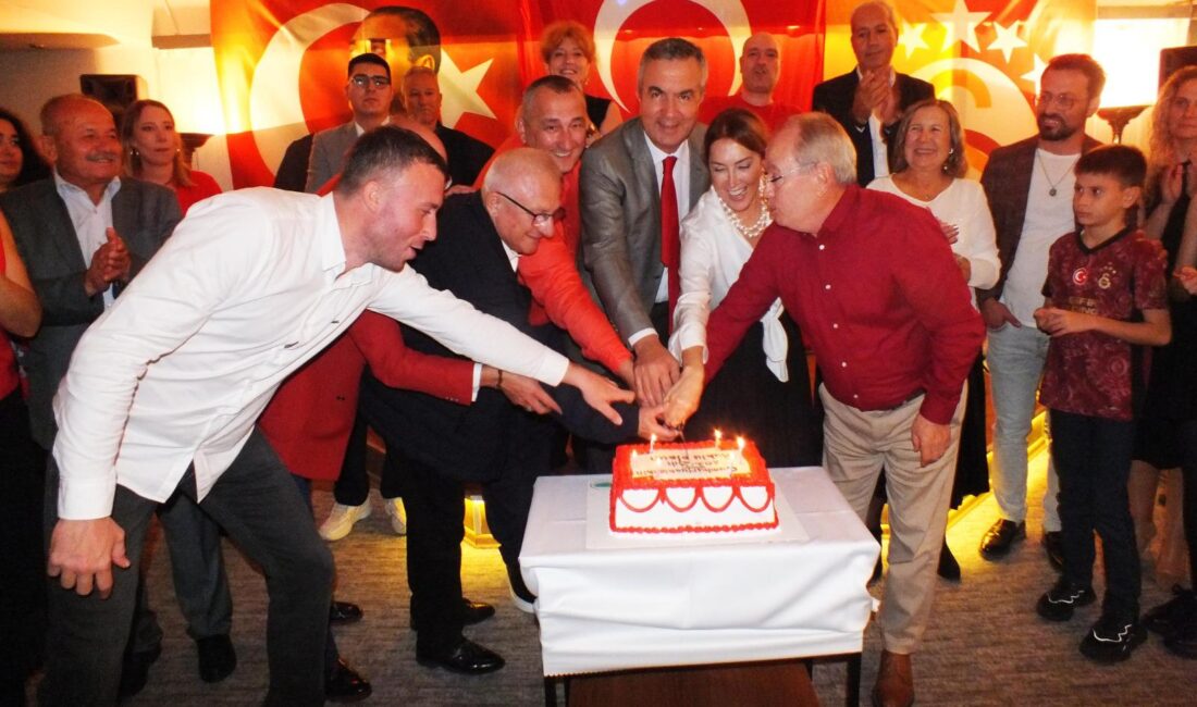 Bandırma Galatasaray Taraftarlar Derneği, her ay düzenli olarak gerçekleştirdiği yönetim