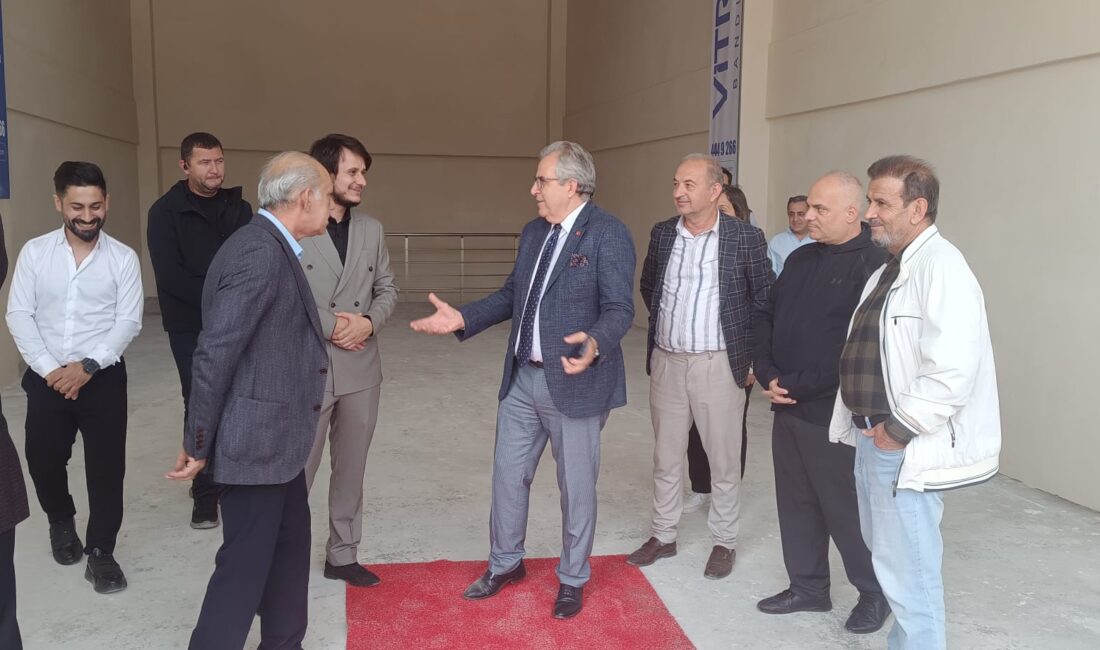 Vitrin Bandırma görücüye çıktı   Bandırma’da ticaret hayatına yepyeni bir konsept ile giriş yapan