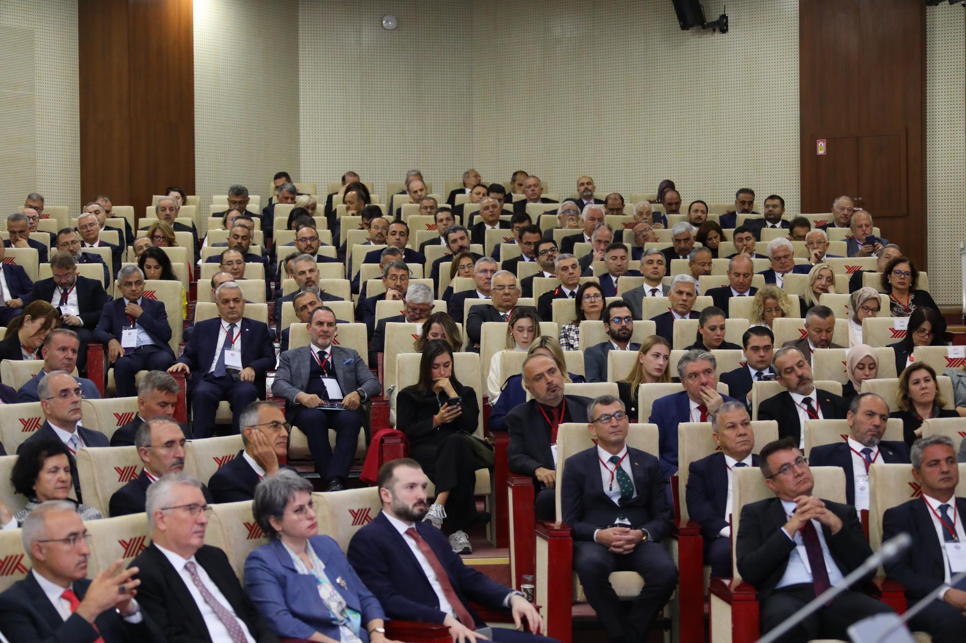 Rektör Boz 2030’a Doğru Türk Yükseköğretiminin Yol Haritası Toplantısına Katıldı
