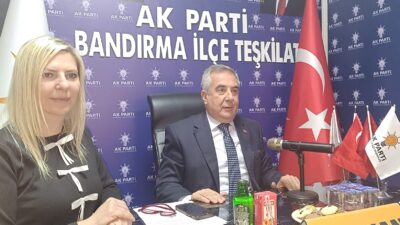Ak Parti İlçe Başkanı düzenlediği basın toplantısında Bandırma Gündemini değerlendirdi.