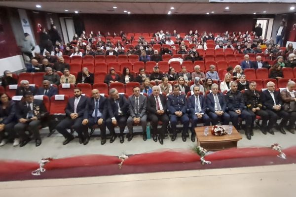 24 Kasım Öğretmenler Günü Bandırma’da  Kutlandı