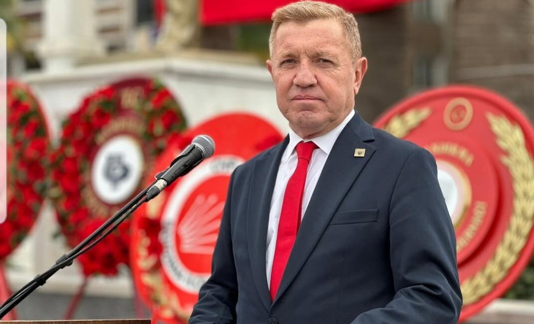   ADD Şube Başkanı Hayri Turna 10 Kasım gününde yaptığı