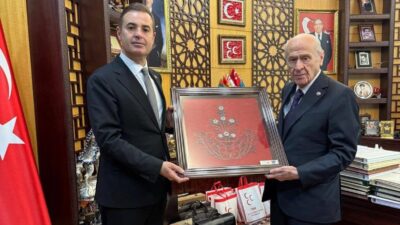 Balıkesir Büyükşehir Belediye Başkanı Ahmet Akın, MHP Genel Merkezini ziyaret