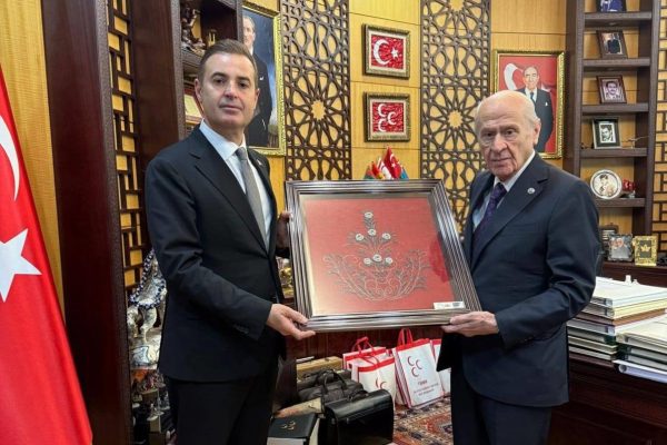 Ahmet Akın MHP Genel Merkezinde
