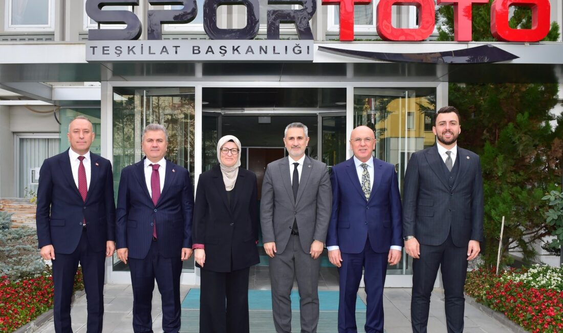 Ak Parti Balıkesir Milletvekilleri Belgin Uygur, Ali Taylan Öztaylan, Mustafa