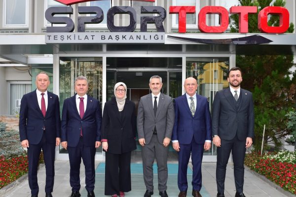 Ne de güzel poz vermişler