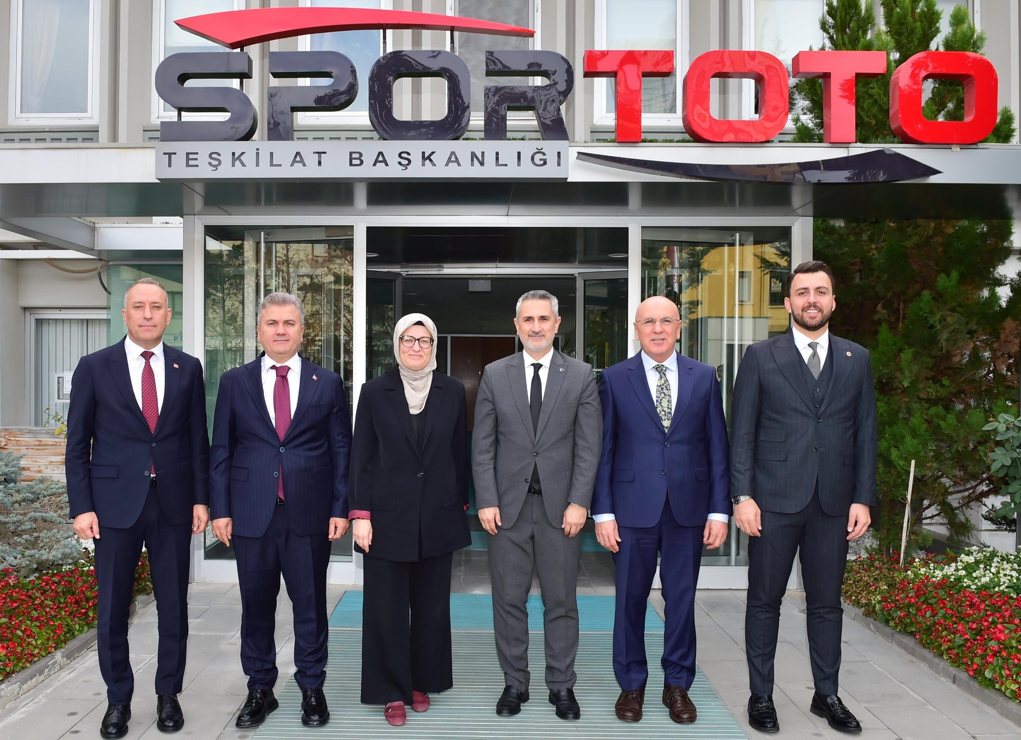 Ne de güzel poz vermişler