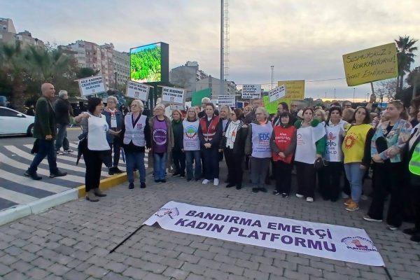 Bandırma’da kadınlardan 25 Kasım etkinliği