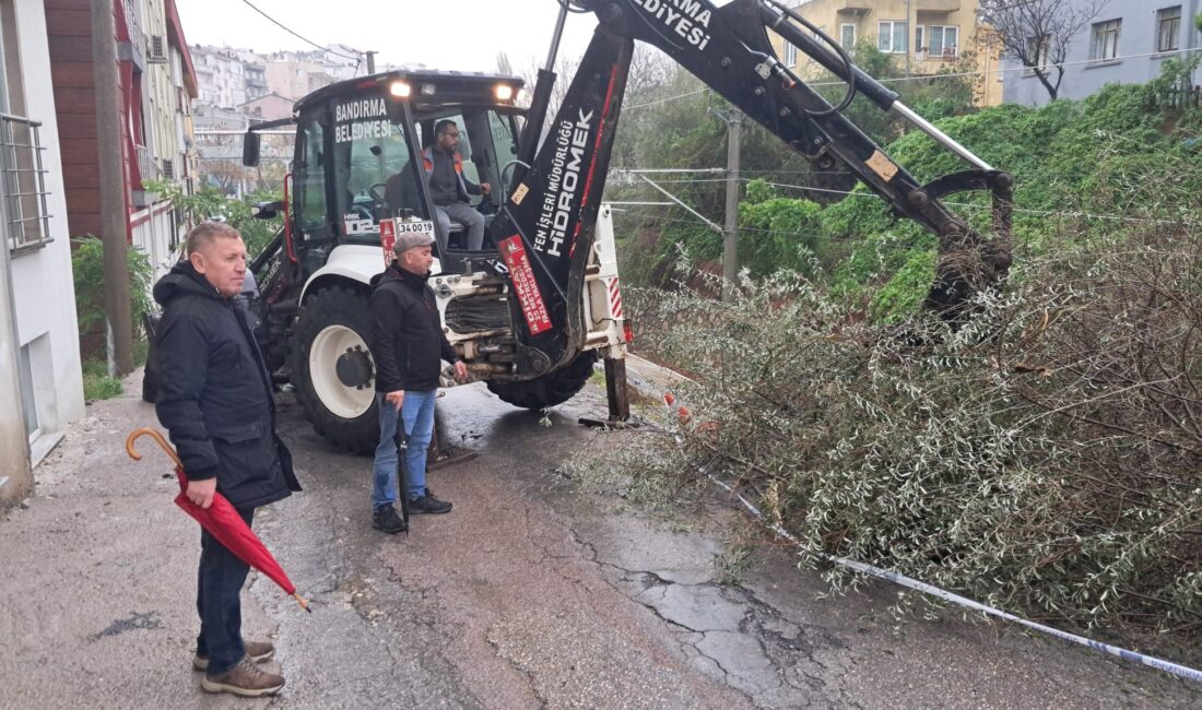 Sunullah Mahallesi 15. sokakta meydana gelen beton blokların çökmesi endişeye