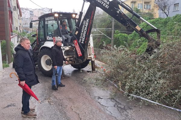 Çöken beton bloklar korkuya neden oldu