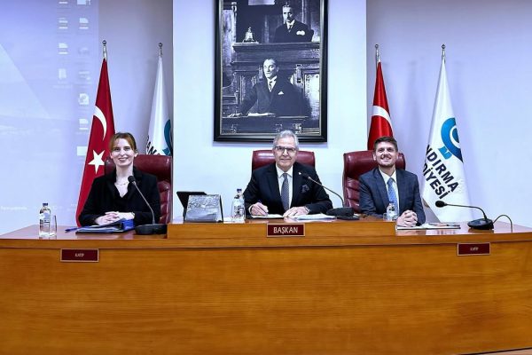 Mecliste “İçkili Alan” ve “TOKİ” gerginliği