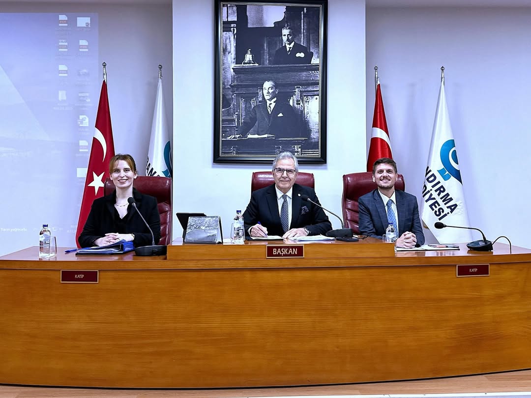 Mecliste “İçkili Alan” ve “TOKİ” gerginliği