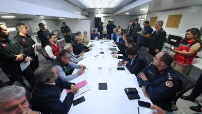 Sındırgı ilçemizde meydana gelen deprem sonrası, Balıkesir Valisi İsmail Ustaoğlu,