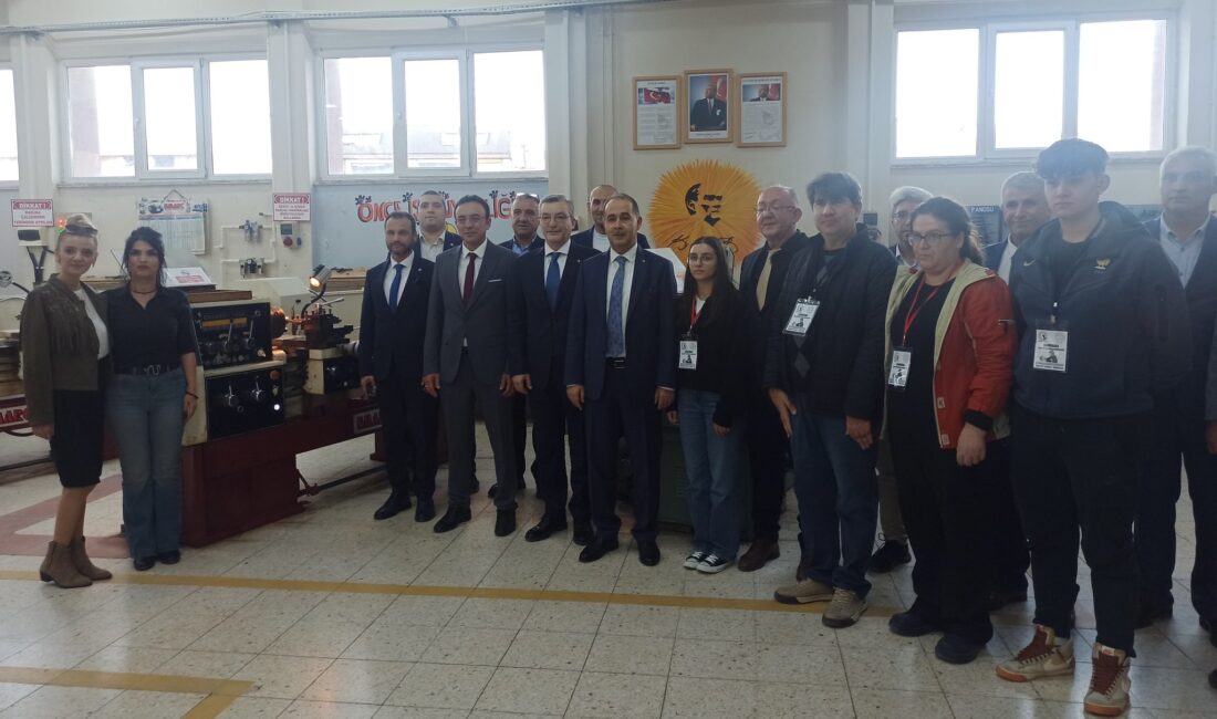 İlçe Kaymakamı Engin Aksakal ve Bandırma Ticaret Odası  Başkanı Bahadır