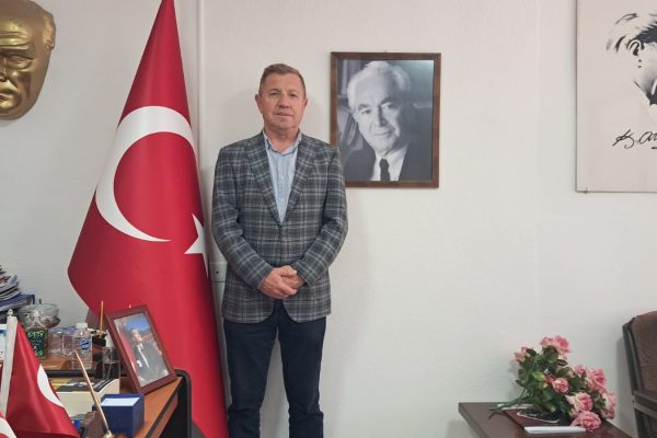 Hayri Turna: Atatürk’ü anmak, Cumhuriyet’e sahip çıkmaktır.