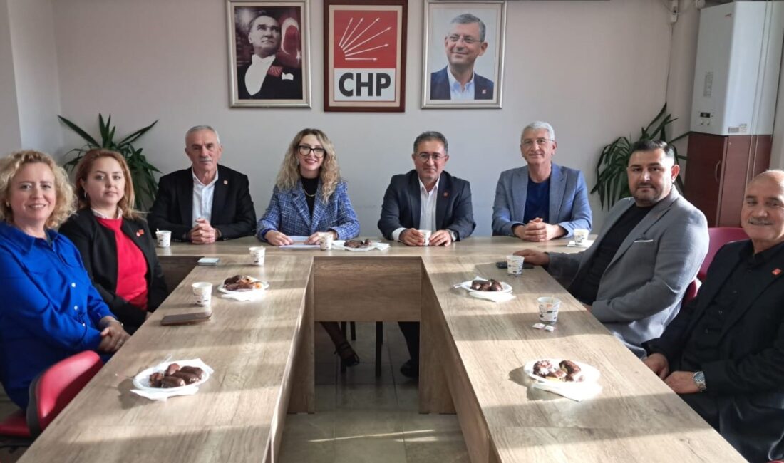 CHP İlçe Teşkilatında 24 Kasım Öğretmenler Günü dolayısıyla basın açıklaması