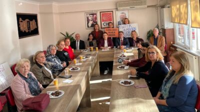 CHP İlçe Kadın Kolları Başkanı Filiz Özdemir 25 Kasım Kadına