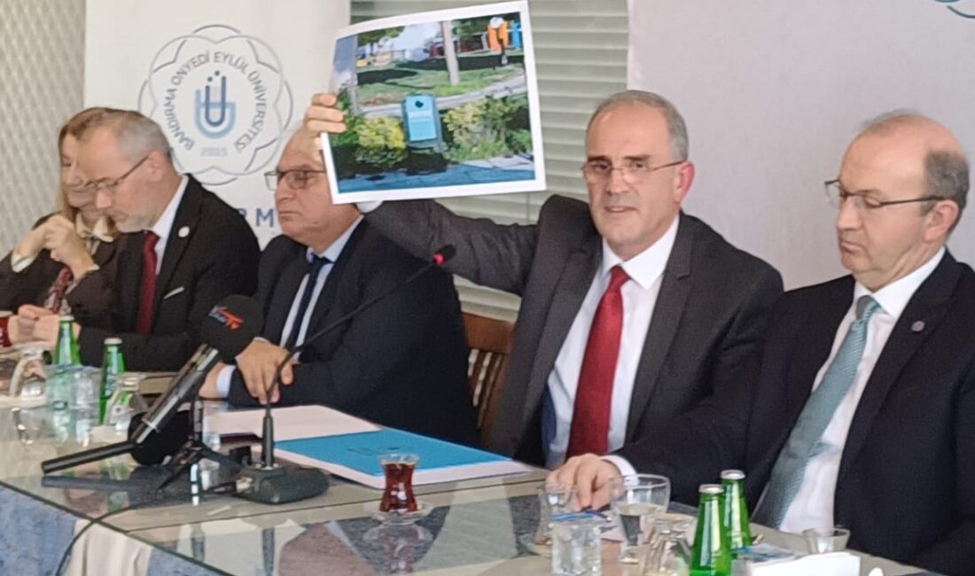 Bandırma Onyedi Eylül Üniversitesi Rektörü Prof. Dr. İsmail Boz yerel