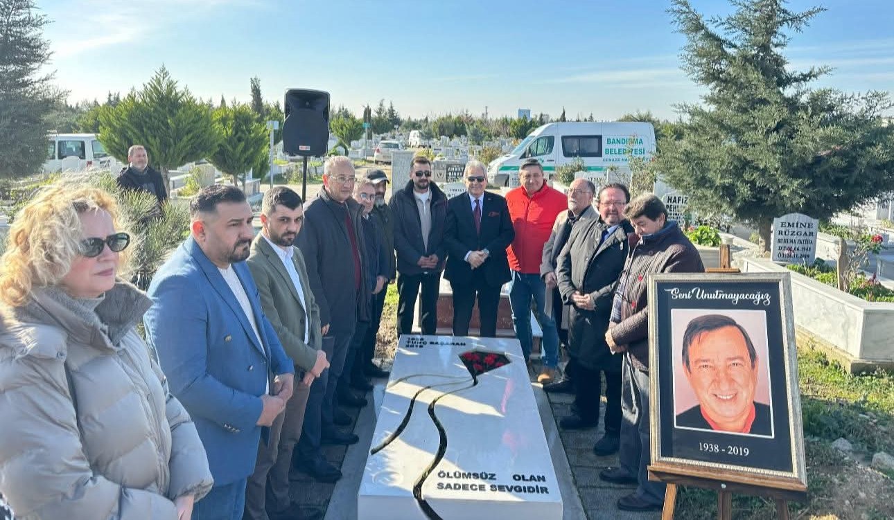 Tunç Başaran mezarı başında anıldı