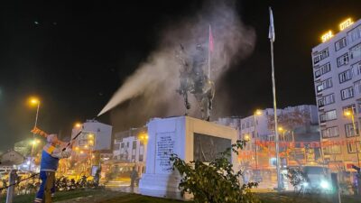 Bandırma Belediyesi, yeni yıl öncesinde kent genelinde kapsamlı bir temizlik