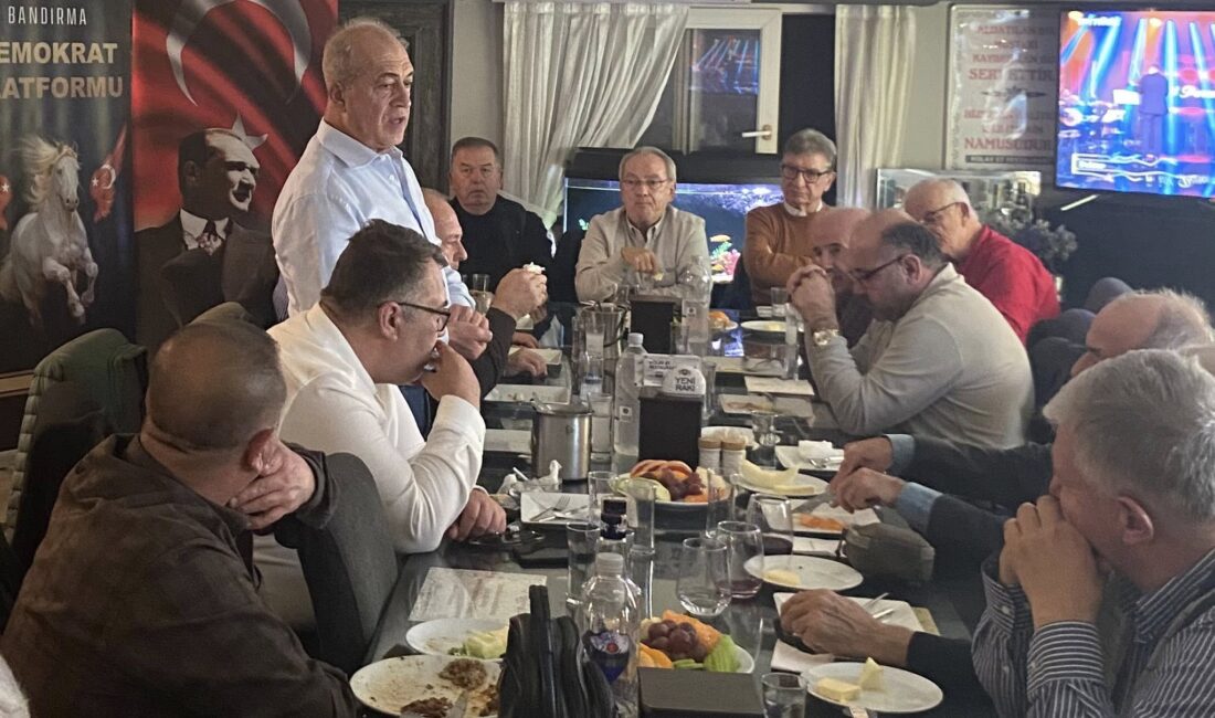 Bandırma’da demokrat tabanından gelen uzunca bir süredir de yaptığı toplantı