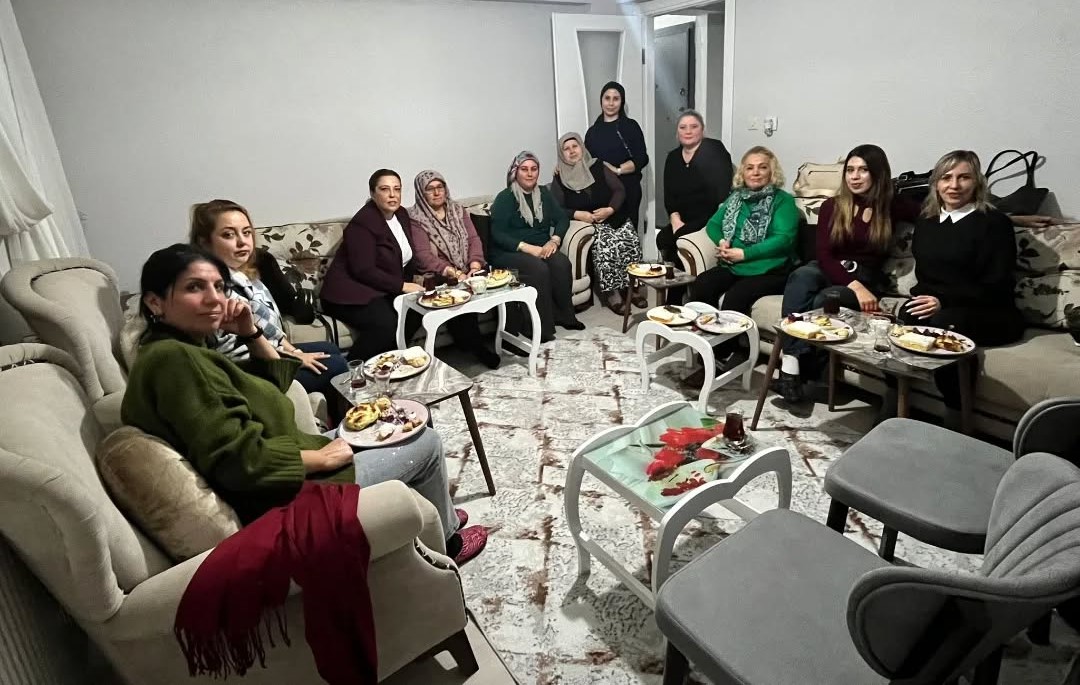 CHP’li kadınlar Yeni Yenice Mahallesinde