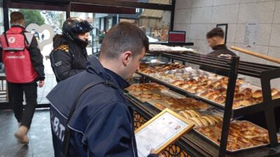 Yaklaşan yılbaşı öncesinde Bandırma Belediyesi Halk Sağlığı İçin Denetimlerini arttırdı. 