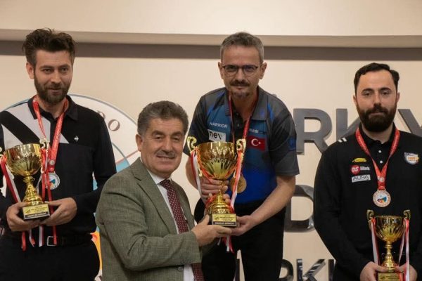Bandırmalı bilardocu Yılmaz Özcan etap şampiyonu oldu