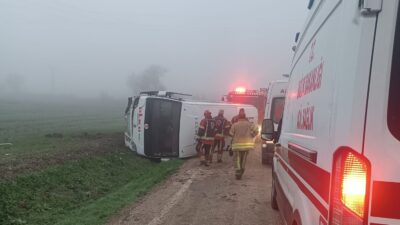 Bandırma Bereketli ve Külefli yolunda yaşanan trafik kazasında 8 öğrenci