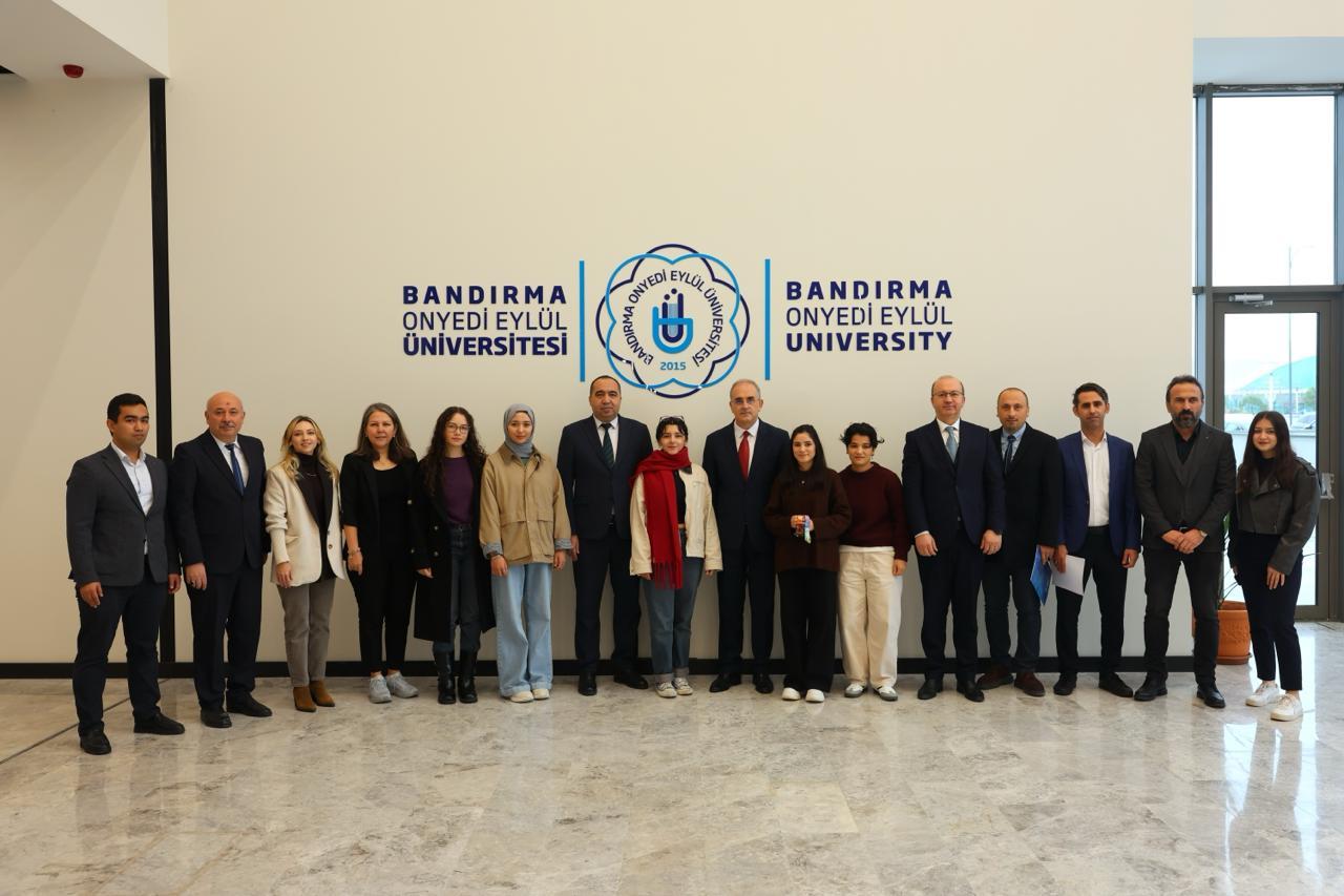 911 Arama Kurtarma ve Dağcılık Topluluğu Rektör Boz’u Ziyaret Etti