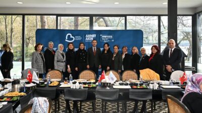 &nbsp; Kadın muhtarlarla bir araya gelen Balıkesir Büyükşehir Belediye Başkanı