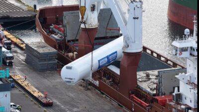 Çelebi Bandırma Limanı, her biri 305-ton ağırlığında olan 2 adet