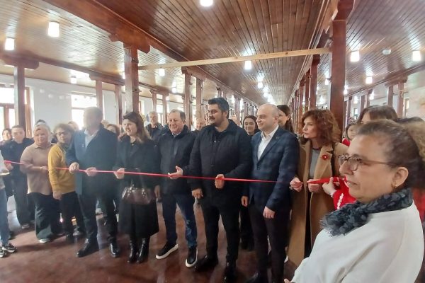 Gönen Kadın El Emeği Yılbaşı Çarşısı Açıldı