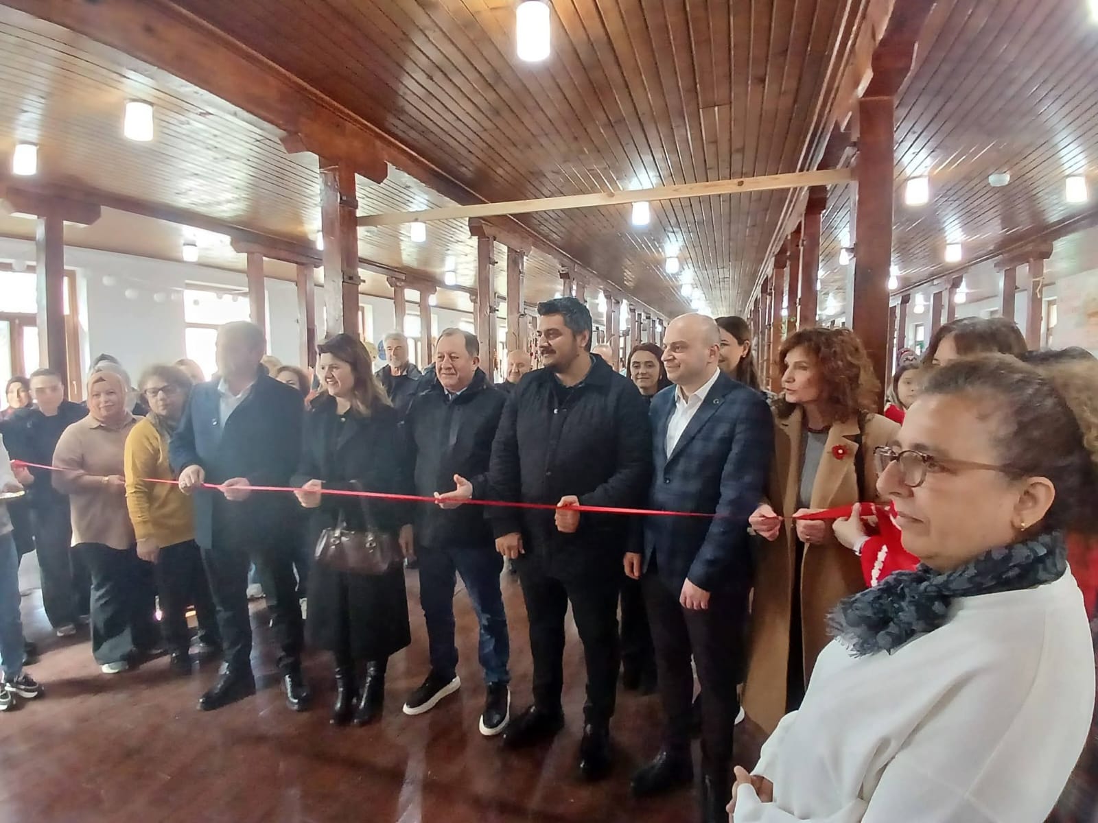 Gönen Kadın El Emeği Yılbaşı Çarşısı Açıldı